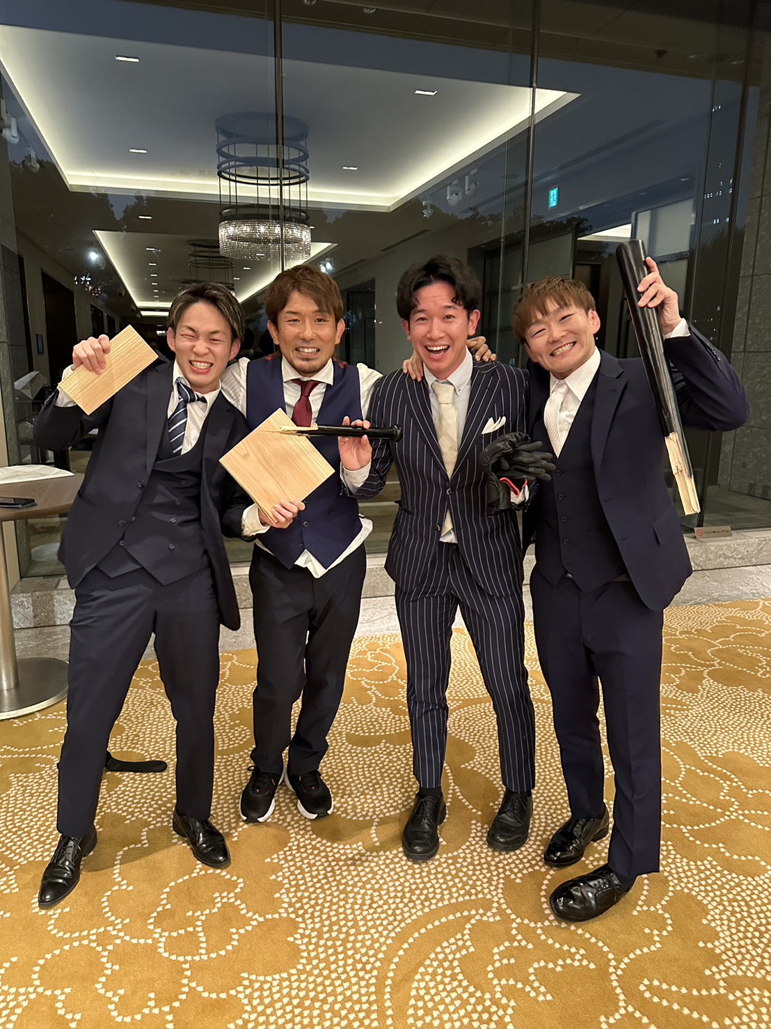 船橋のパーソナルジム 「FUNABASHI INSTITUTE（船橋 インスティチュート）」のトレーナーが会員の結婚式に参加している様子